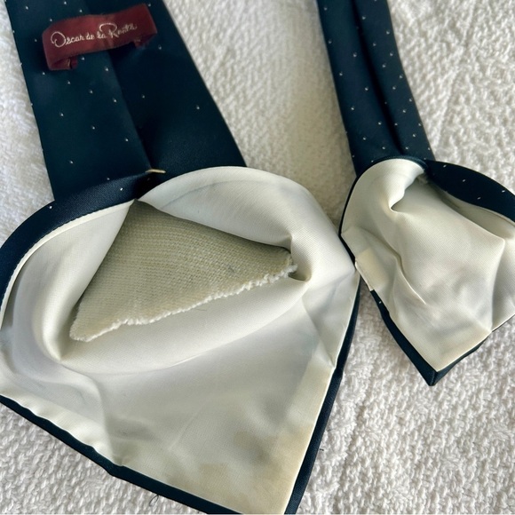 Oscar de la Renta Navy Blue Tie Tiny Dot Vintage 80s Necktie - Picture 10 of 11